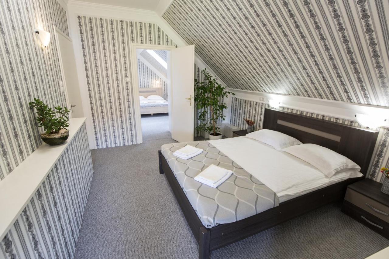 Ferienwohnung Panzio Status Hajdúszoboszló Exterior foto