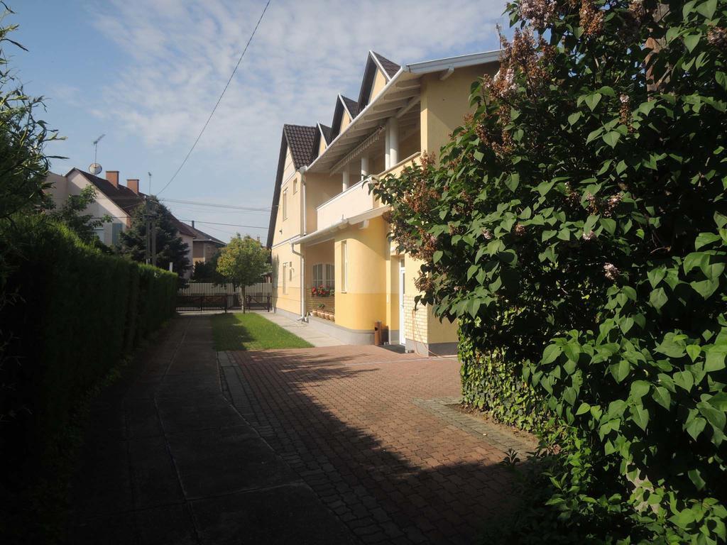 Ferienwohnung Panzio Status Hajdúszoboszló Exterior foto
