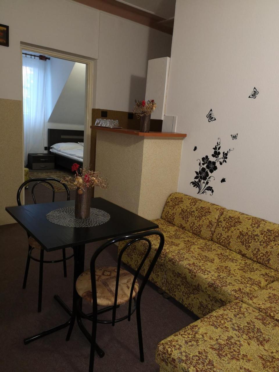 Ferienwohnung Panzio Status Hajdúszoboszló Exterior foto